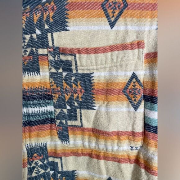 Mountain Isles Southwestern Patterned Button-Up Lightweight Flannel Shacket in M - Picture 5 of 7